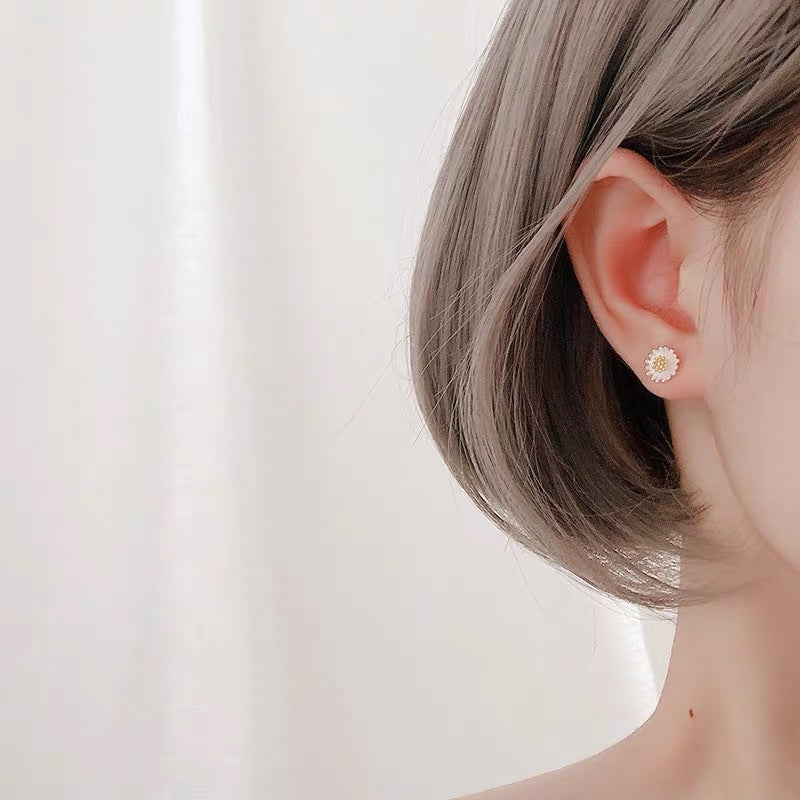 S925 Sterling Silver Daisy Stud Earrings for Women
