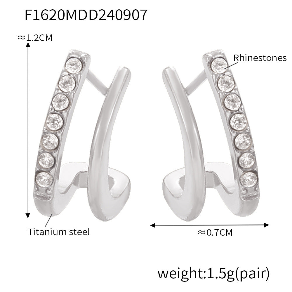 Double layered small C-shaped earrings