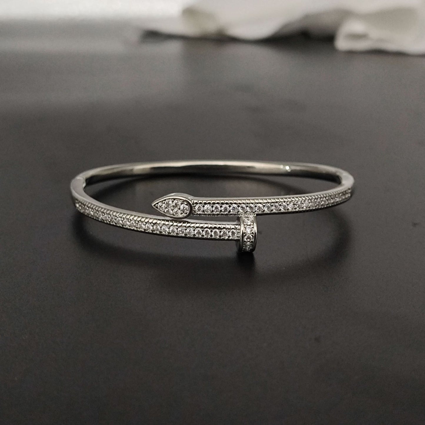High Version V Gold Classic Full Rhinestone Stud Bracelet with Diamond-Encrusted Ends, Thick 18K Rose Gold Plated, Luxury Couple Bracelet
