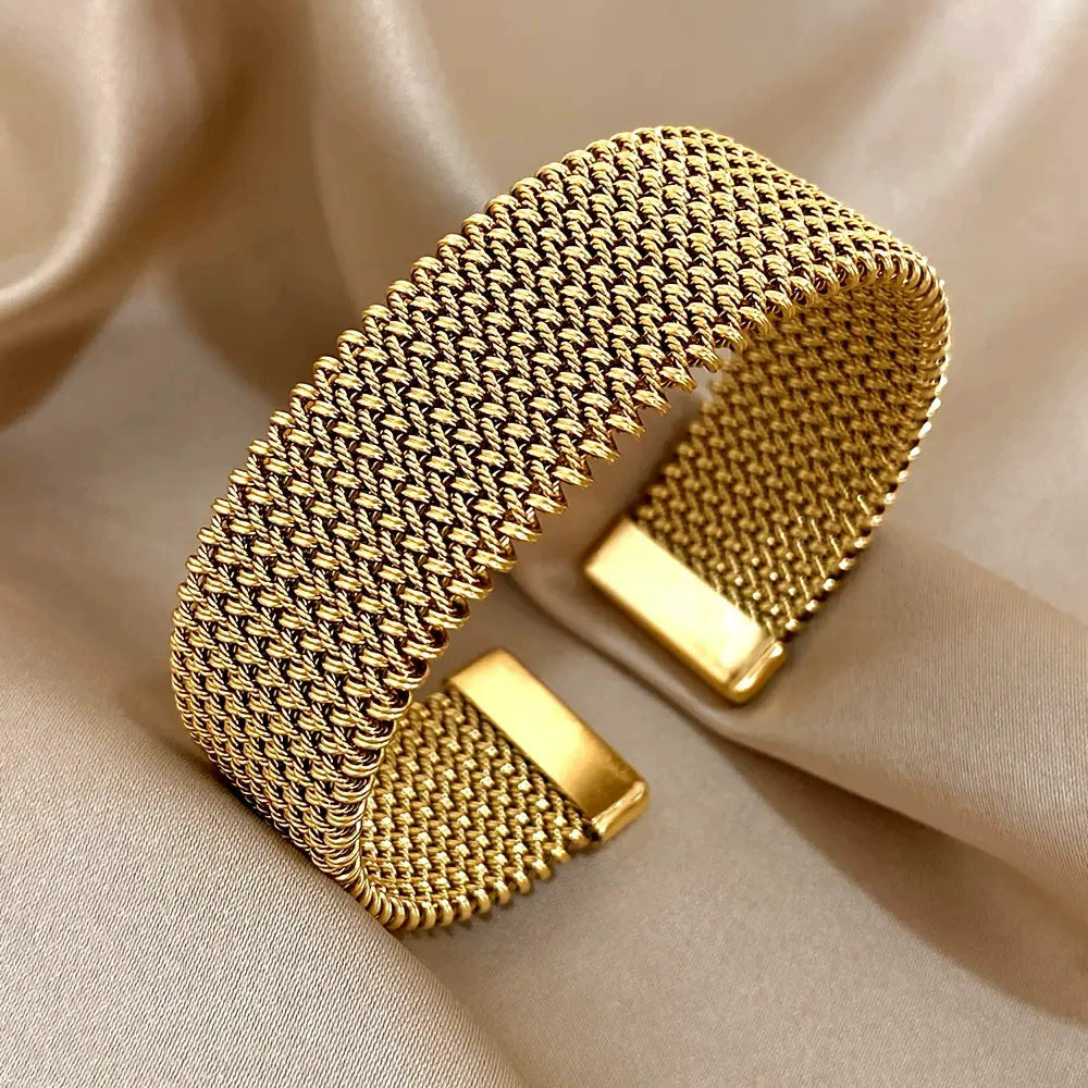 Ladies' textured embossed titanium steel bracelet, plated with 18K gold