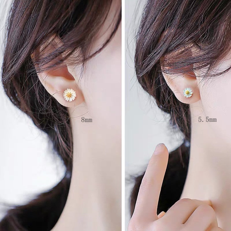 S925 Sterling Silver Daisy Stud Earrings for Women